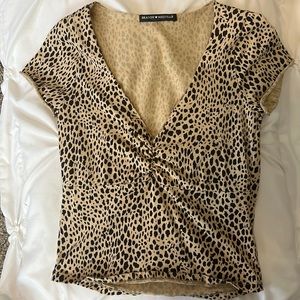Brandy Melville cheetah spot top size small great condition
